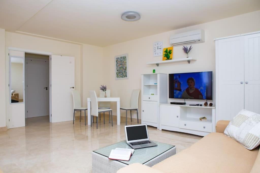 2 Bedrooms Apartment In Magnolia Golf Resort, La Caleta Costa Adeje  Extérieur photo
