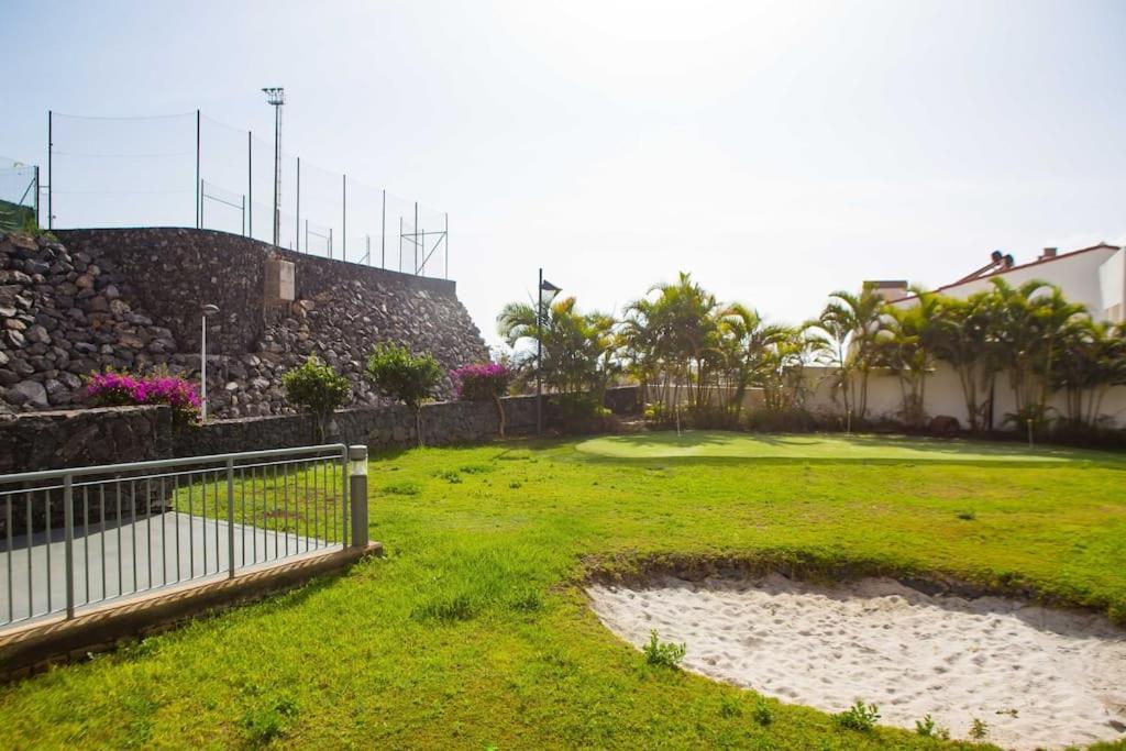 2 Bedrooms Apartment In Magnolia Golf Resort, La Caleta Costa Adeje  Extérieur photo