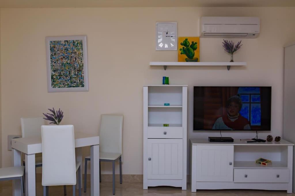2 Bedrooms Apartment In Magnolia Golf Resort, La Caleta Costa Adeje  Extérieur photo